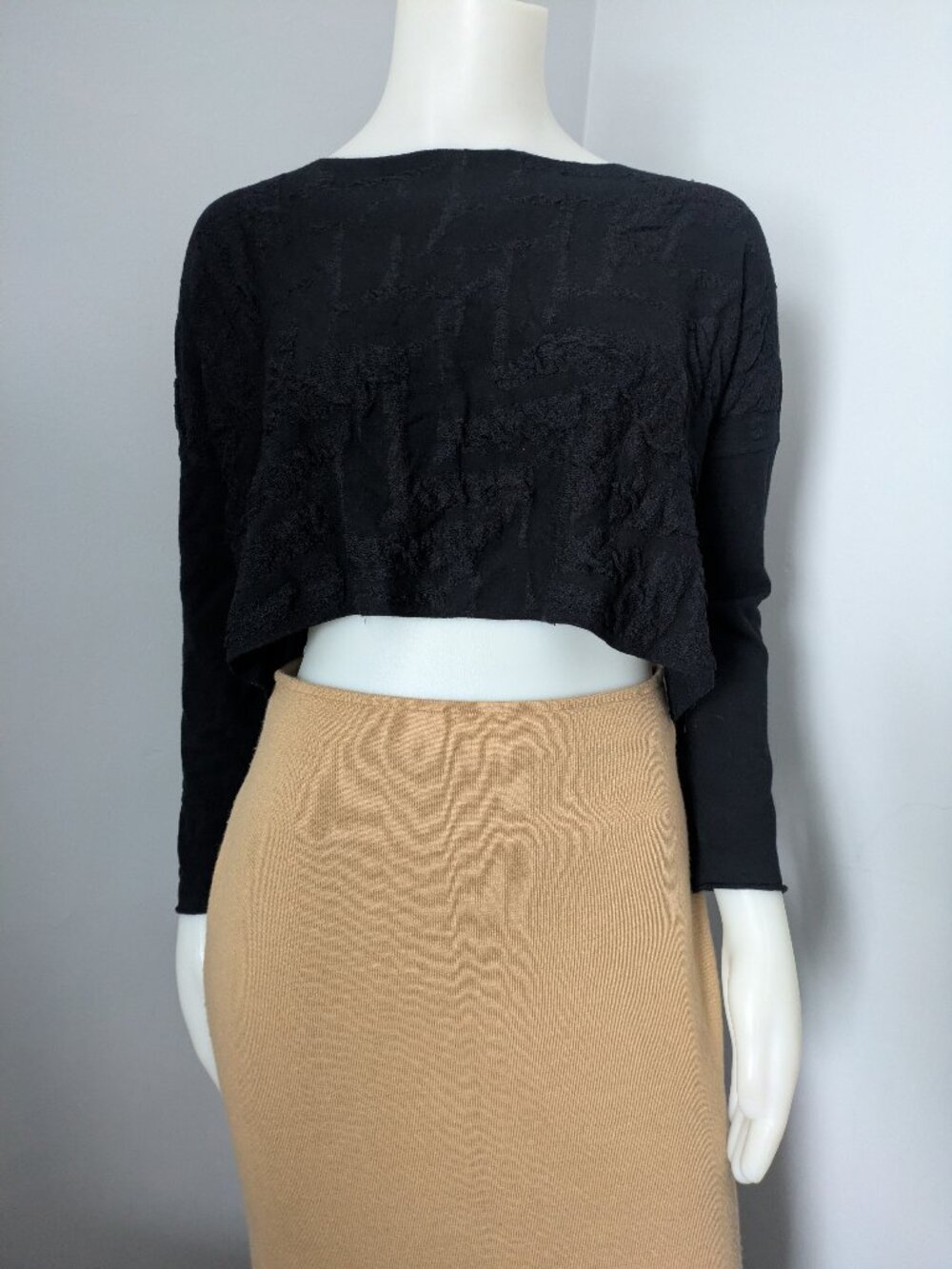 Sarah Pacini Black Cropped Long-Sleeve Top